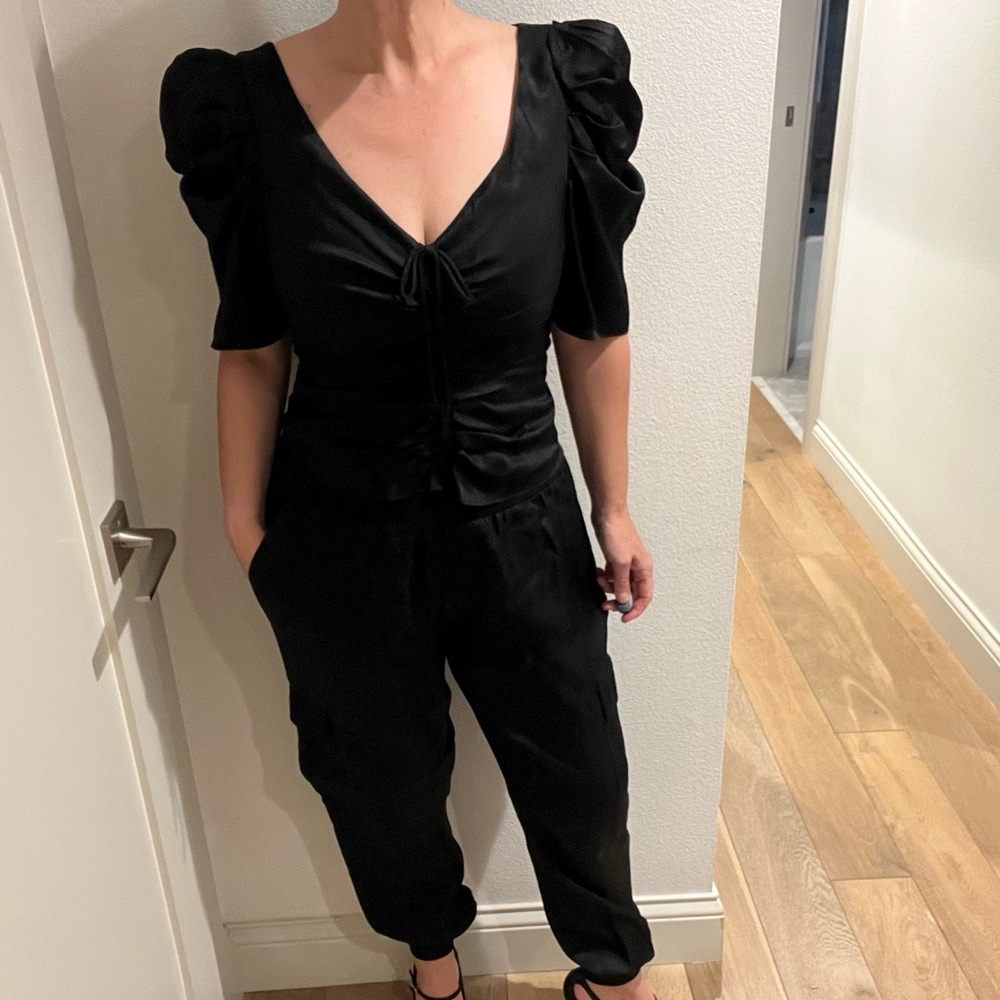 Cinq à Sept  Betty Ruched Cropped
Blouse Black Size Small